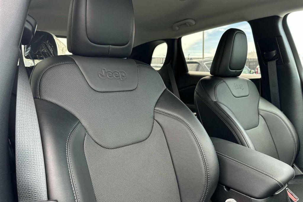new 2023 Jeep Cherokee car, priced at $34,995