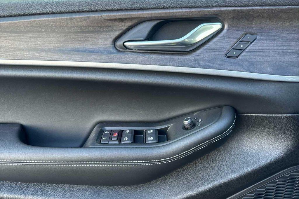 new 2025 Jeep Grand Cherokee L car, priced at $50,605