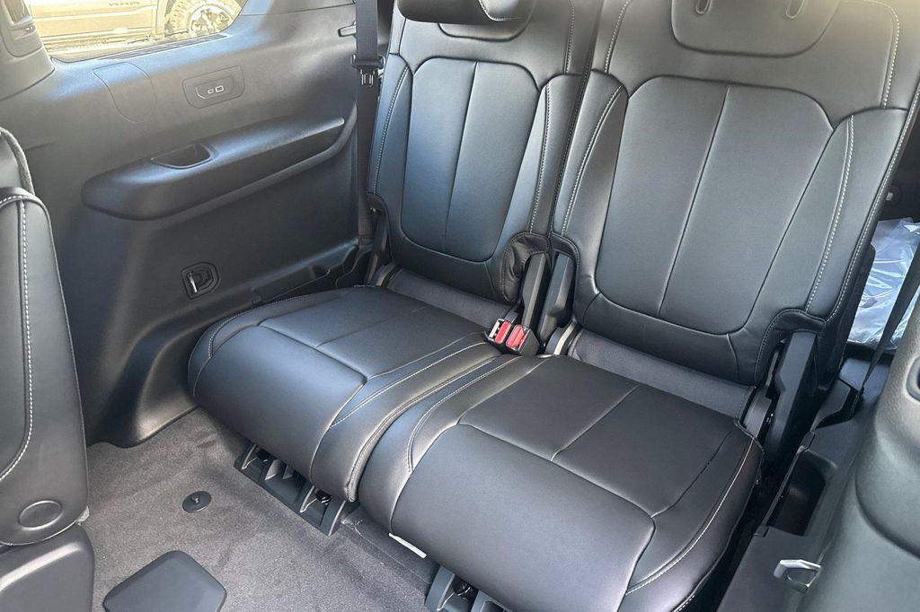 new 2025 Jeep Grand Cherokee L car, priced at $50,605