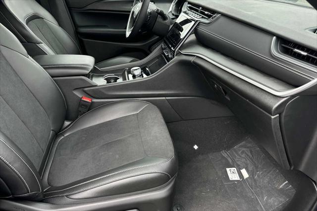 new 2024 Jeep Grand Cherokee car, priced at $41,995