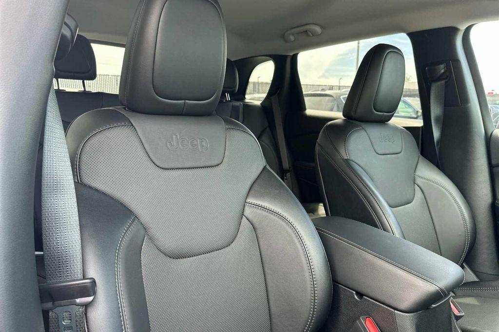 new 2023 Jeep Cherokee car, priced at $34,995