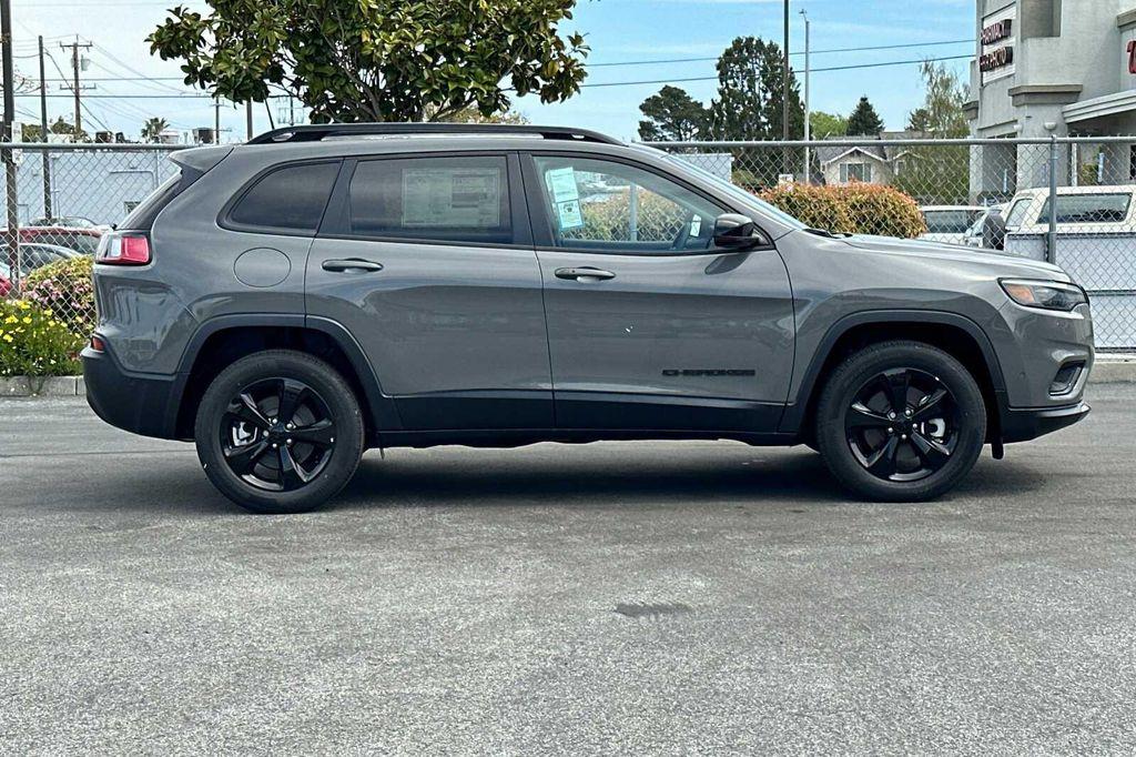 new 2023 Jeep Cherokee car, priced at $34,995