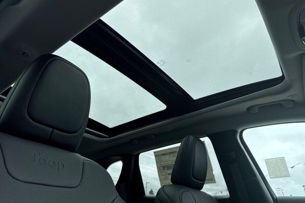 new 2023 Jeep Cherokee car, priced at $36,995