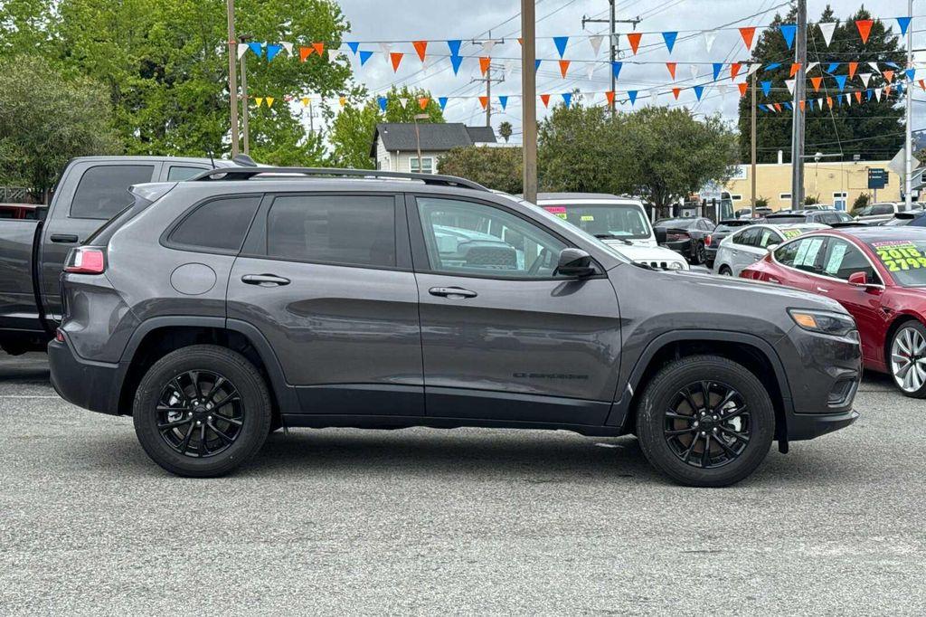 new 2023 Jeep Cherokee car, priced at $36,995