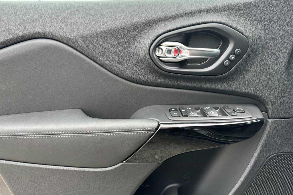 new 2023 Jeep Cherokee car, priced at $36,995