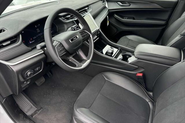 new 2024 Jeep Grand Cherokee car, priced at $41,995