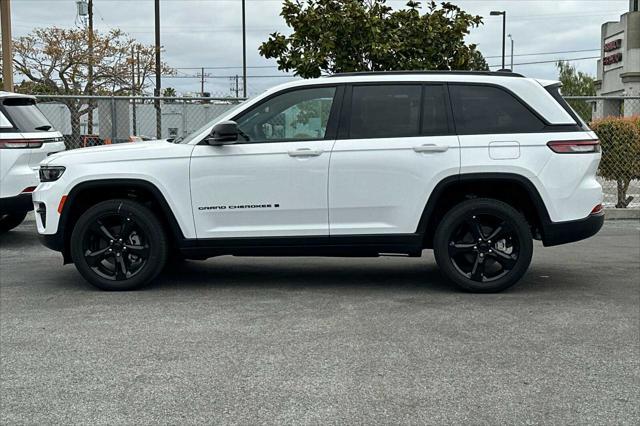 new 2024 Jeep Grand Cherokee car, priced at $41,995