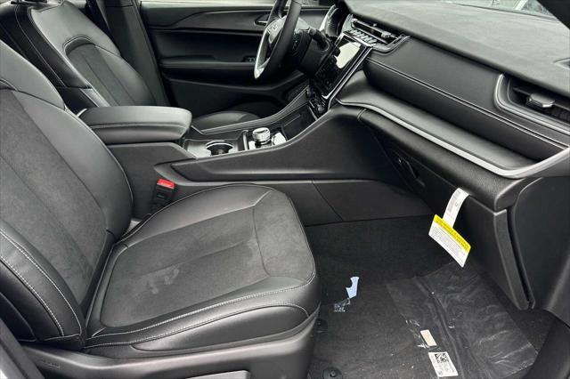 new 2024 Jeep Grand Cherokee car, priced at $41,995