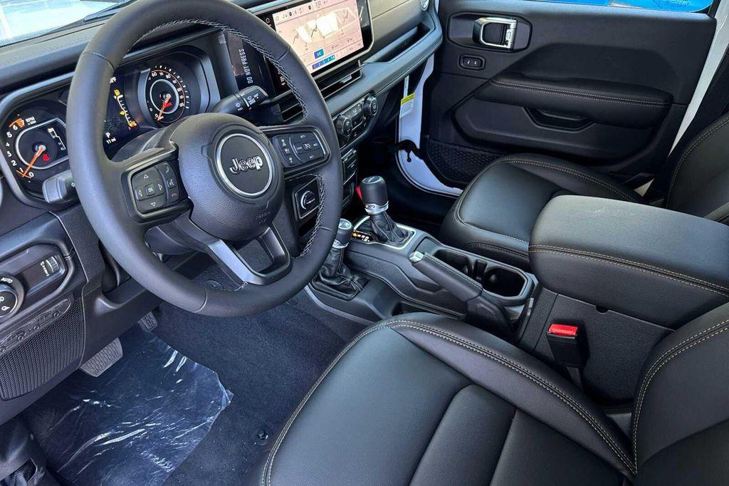 new 2025 Jeep Gladiator car, priced at $43,565
