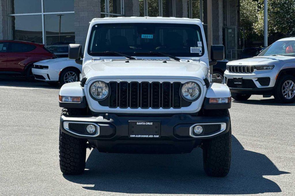 new 2025 Jeep Gladiator car, priced at $43,565