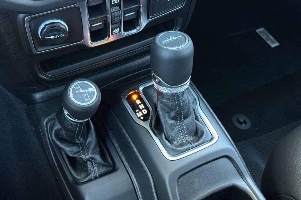 new 2025 Jeep Gladiator car, priced at $43,565