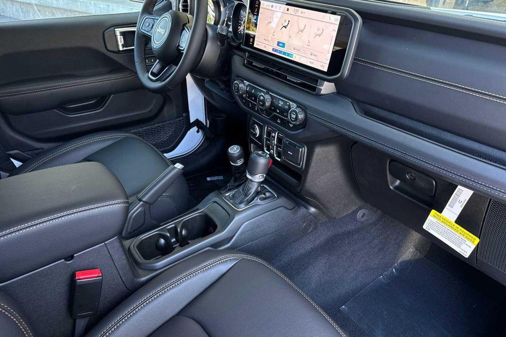 new 2025 Jeep Gladiator car, priced at $43,565