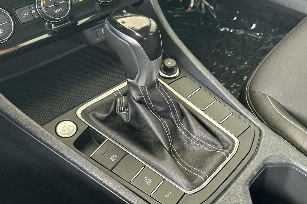 new 2024 Volkswagen Jetta car, priced at $25,995