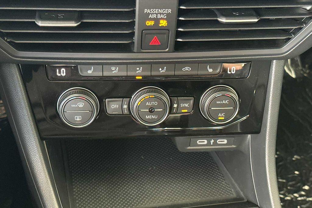 new 2024 Volkswagen Jetta car, priced at $25,995