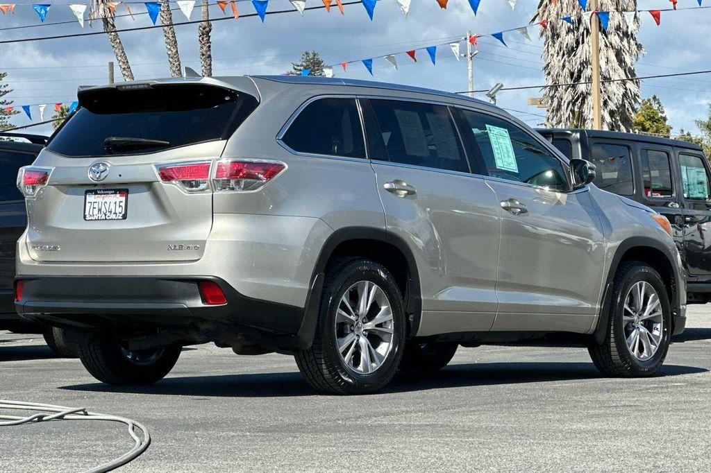 used 2014 Toyota Highlander car, priced at $17,995