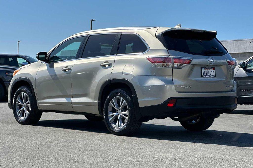 used 2014 Toyota Highlander car, priced at $17,995