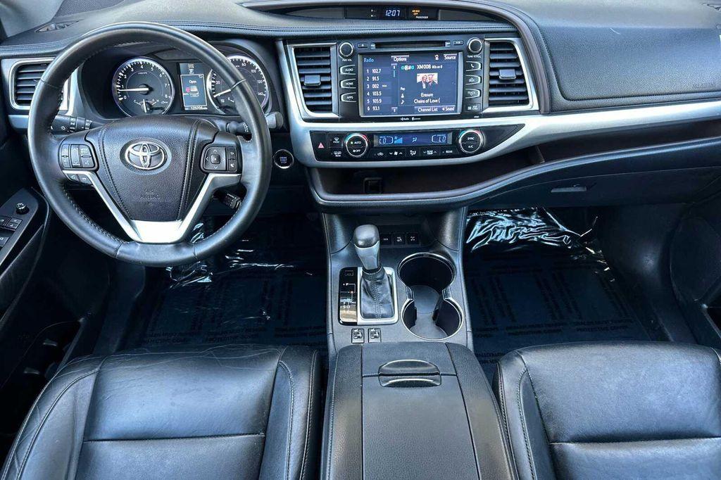 used 2014 Toyota Highlander car, priced at $17,995