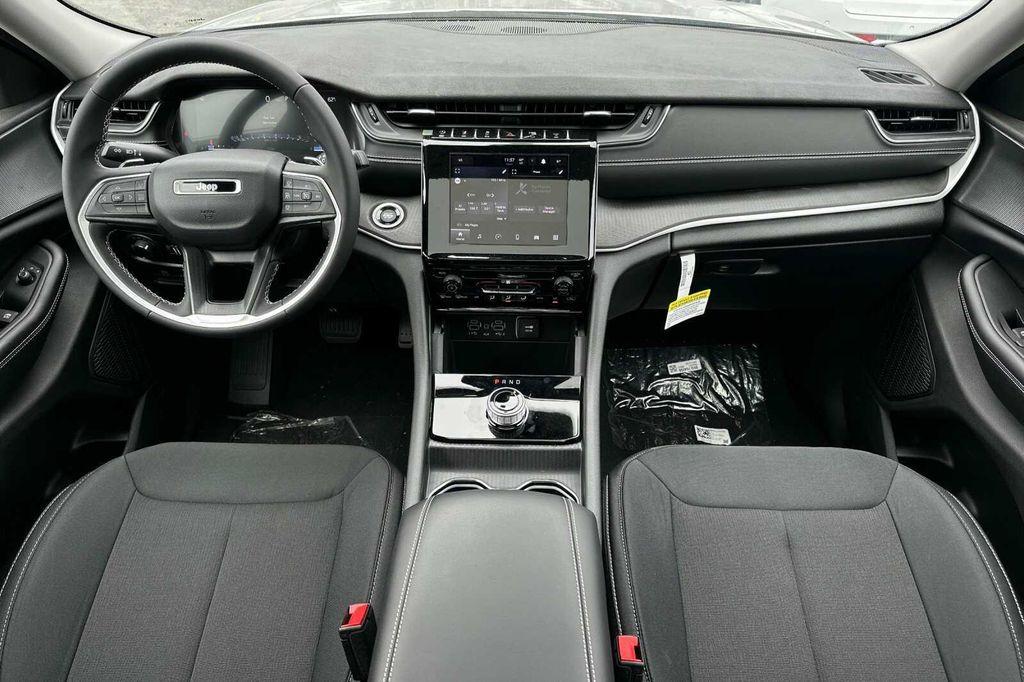 new 2023 Jeep Grand Cherokee car, priced at $37,995