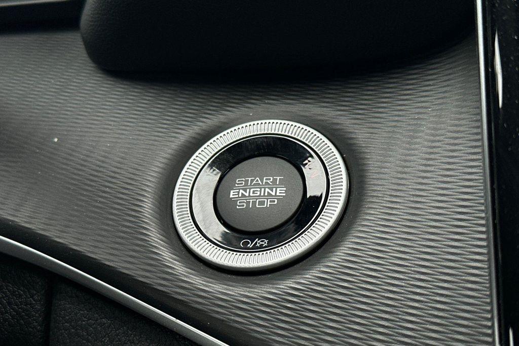 new 2023 Jeep Grand Cherokee car, priced at $37,995