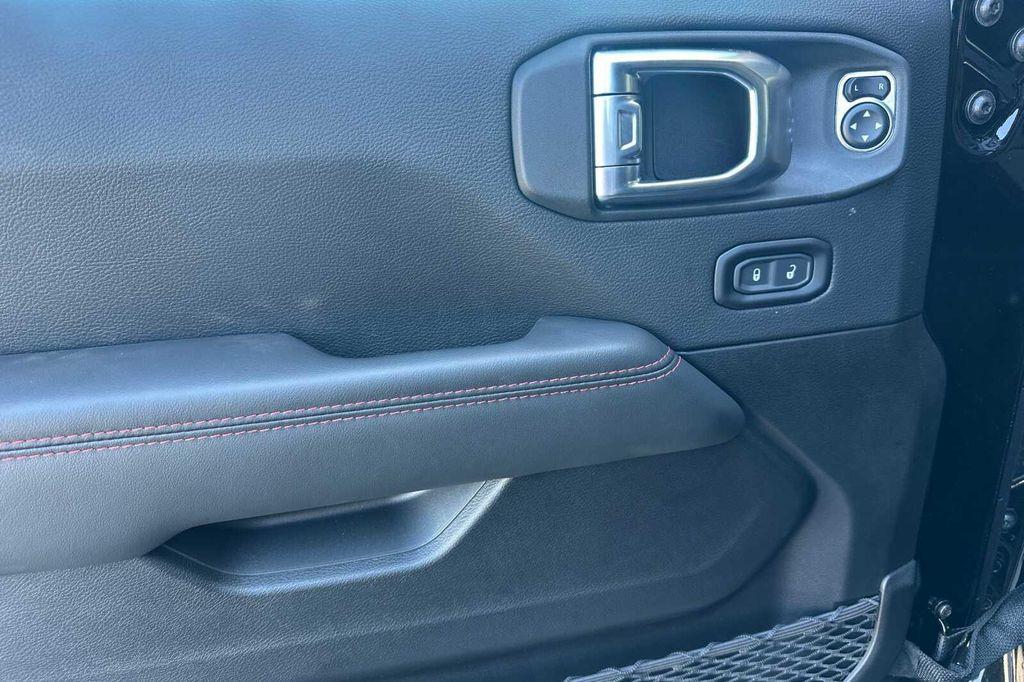 new 2025 Jeep Wrangler car, priced at $62,250