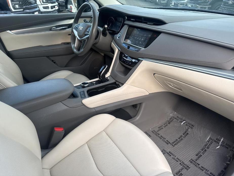 used 2022 Cadillac XT5 car, priced at $27,695