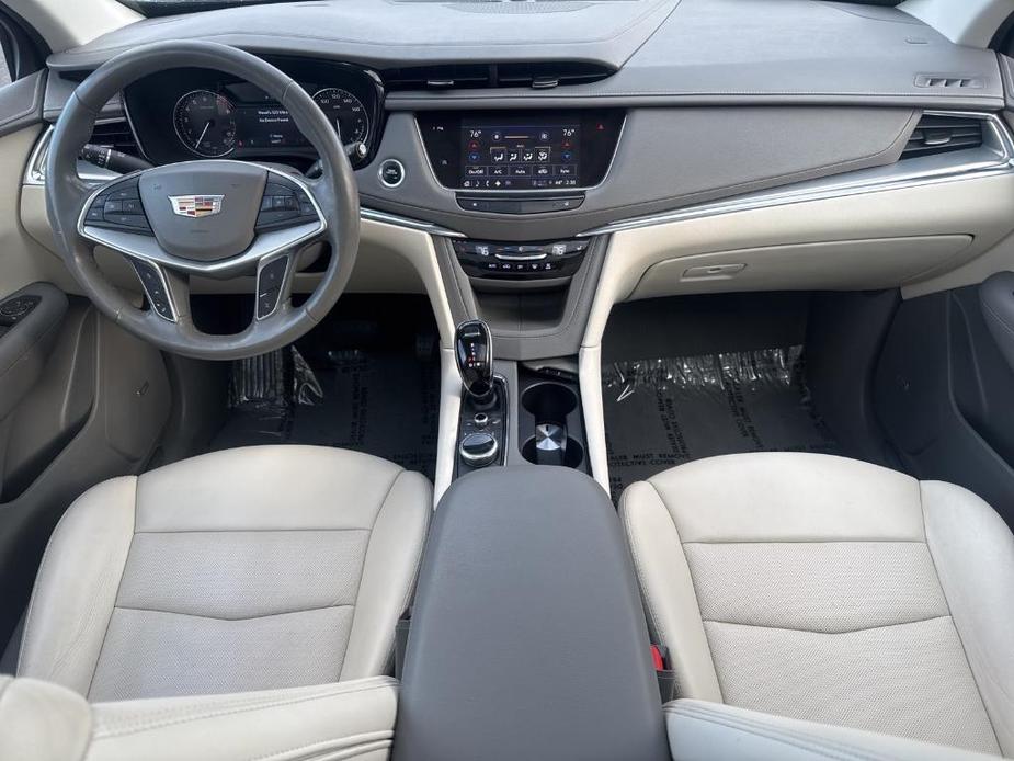 used 2022 Cadillac XT5 car, priced at $27,695