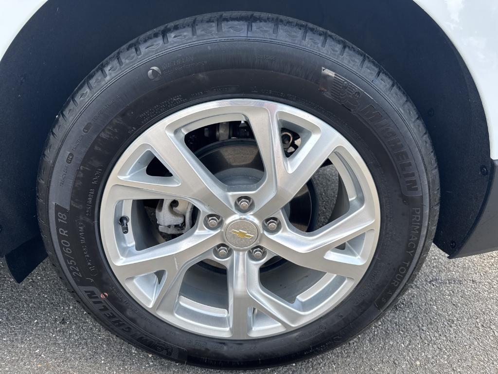 used 2021 Chevrolet Equinox car, priced at $23,295