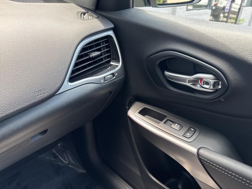 used 2022 Jeep Cherokee car, priced at $27,995