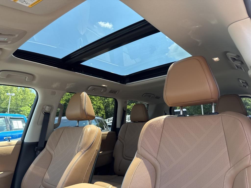 used 2025 INFINITI QX80 car, priced at $73,995