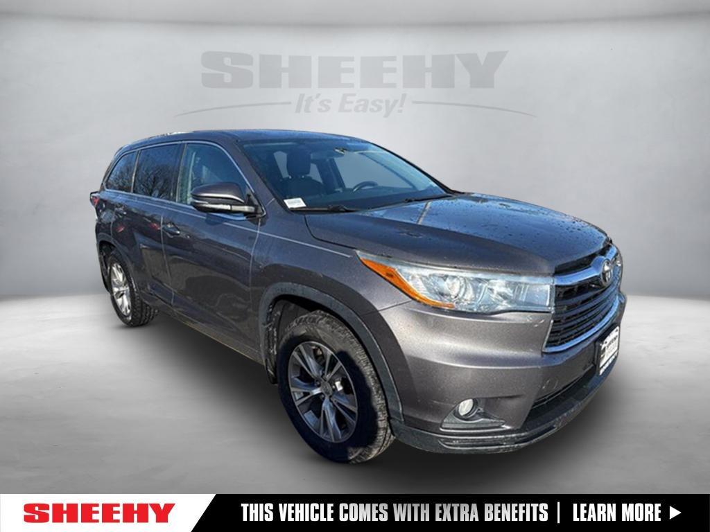 used 2015 Toyota Highlander car, priced at $12,795