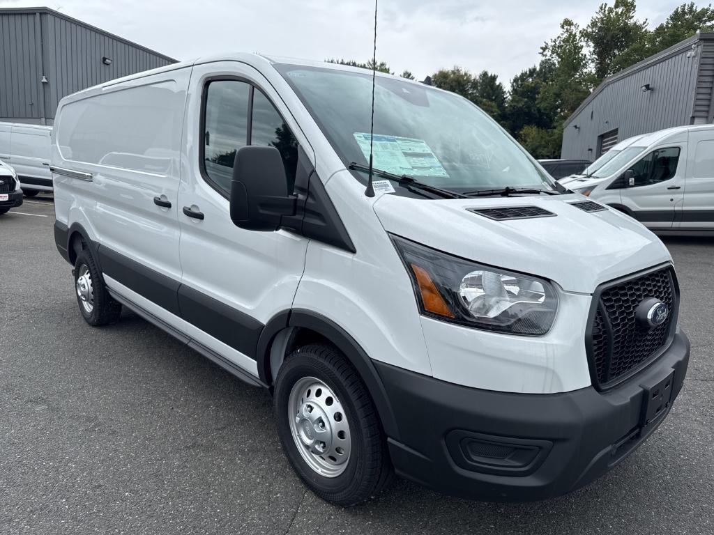 new 2025 Ford Transit-250 car