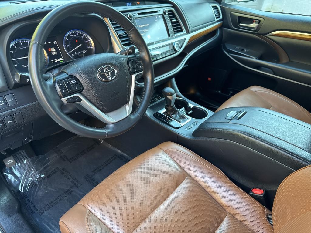 used 2019 Toyota Highlander car, priced at $24,595