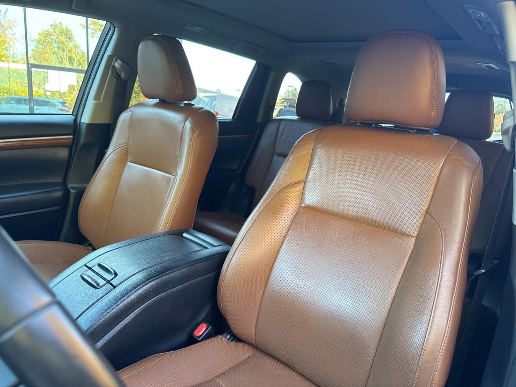 used 2019 Toyota Highlander car, priced at $24,595