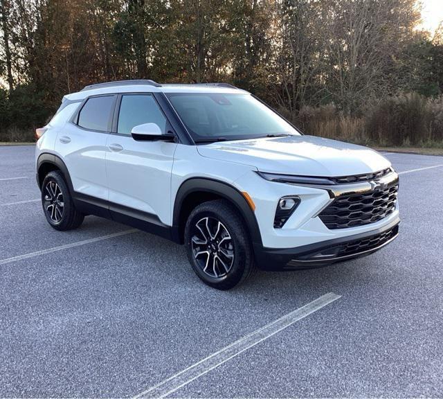 new 2025 Chevrolet TrailBlazer car, priced at $29,640