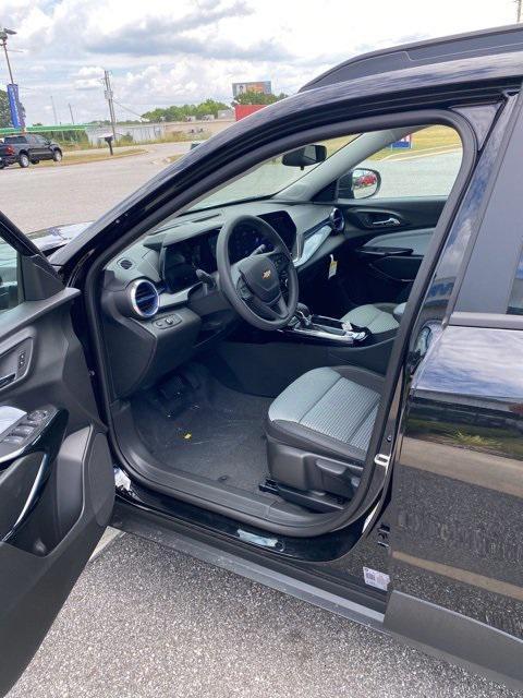 new 2025 Chevrolet Trax car, priced at $24,095