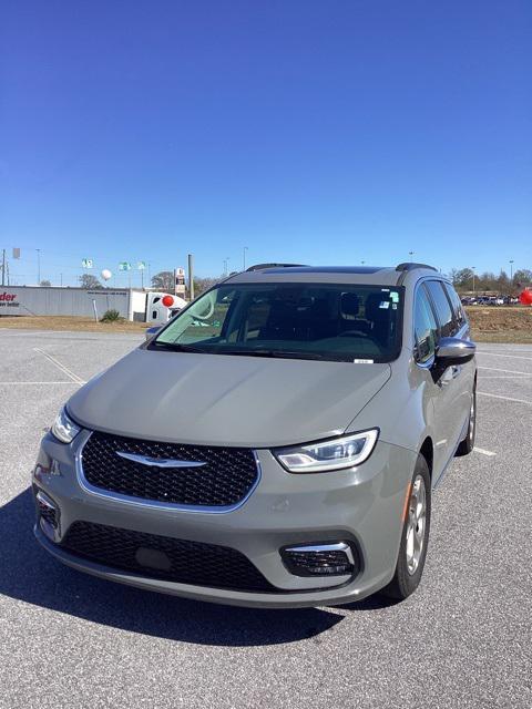 used 2023 Chrysler Pacifica car, priced at $25,957