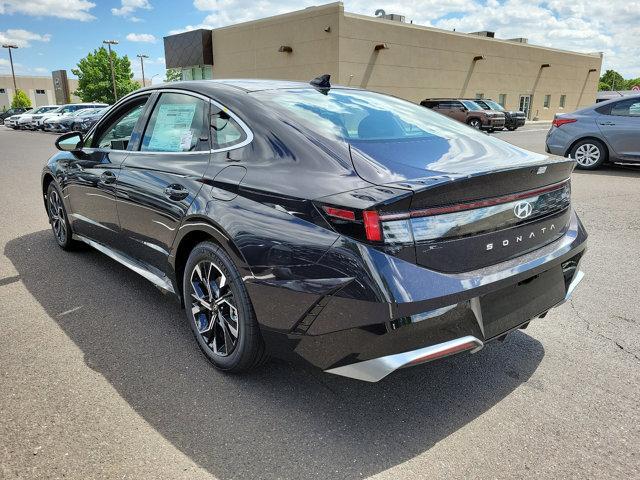 new 2024 Hyundai Sonata car, priced at $28,005