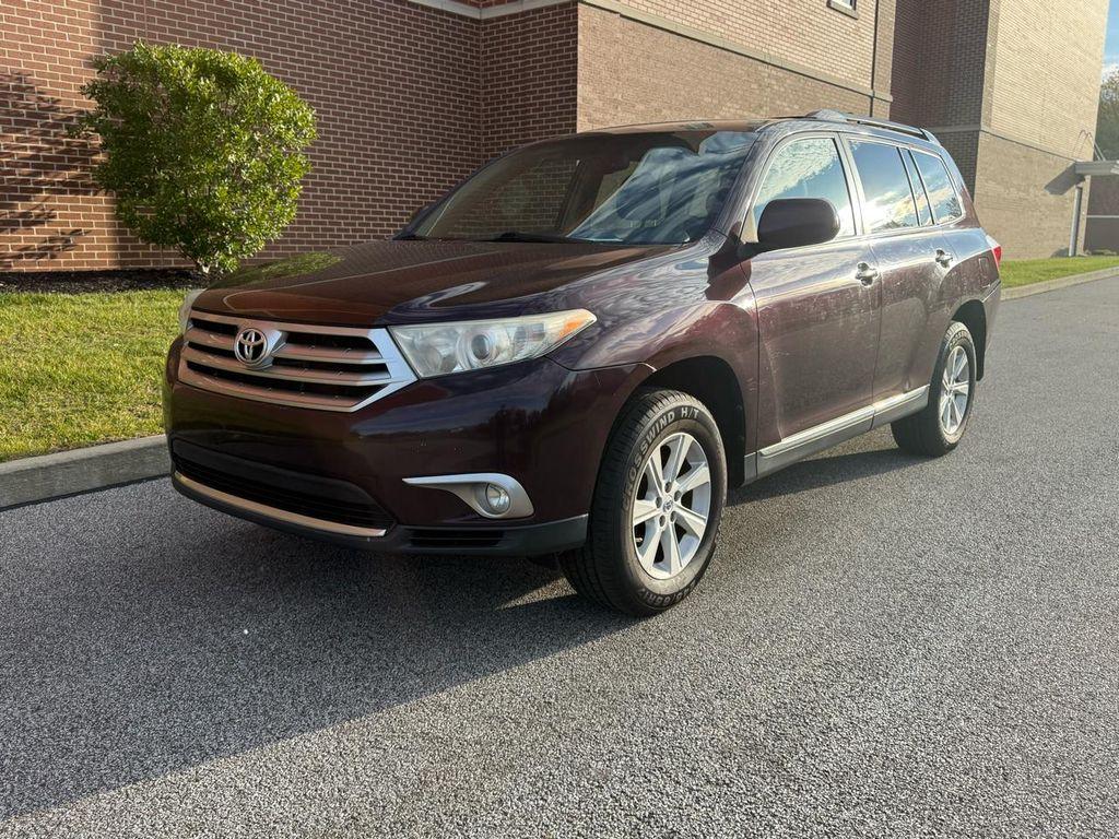 used 2013 Toyota Highlander car, priced at $9,500