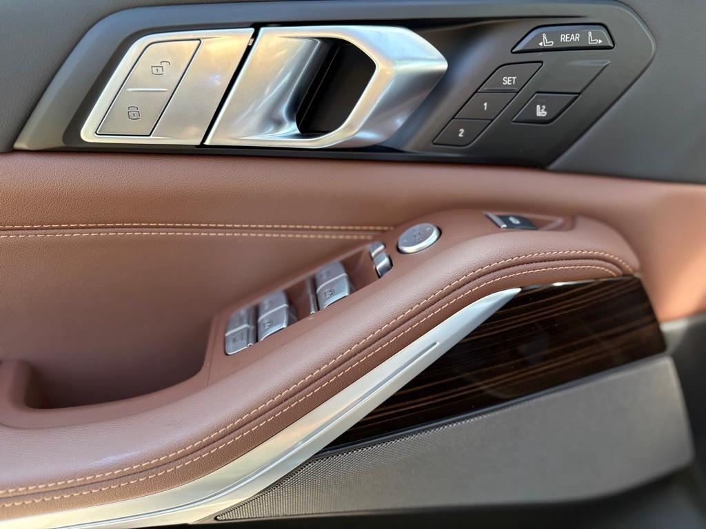 new 2026 BMW X7 car, priced at $91,925