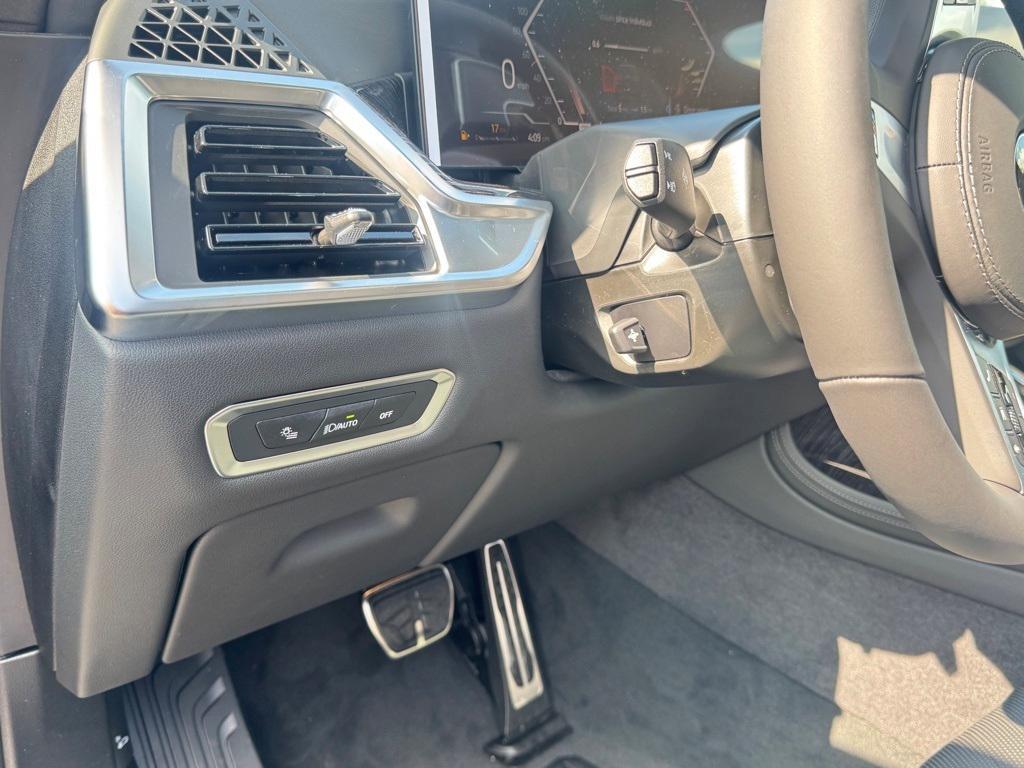 new 2026 BMW X7 car, priced at $92,785