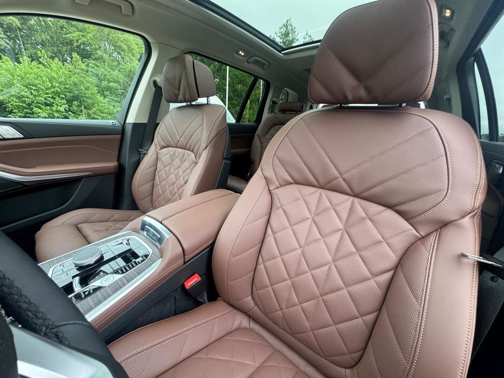 new 2026 BMW X7 car, priced at $88,635