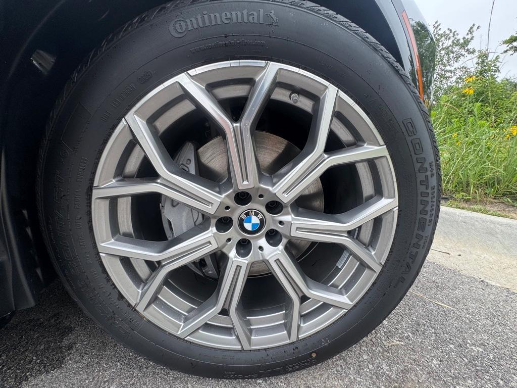 new 2026 BMW X7 car, priced at $88,635