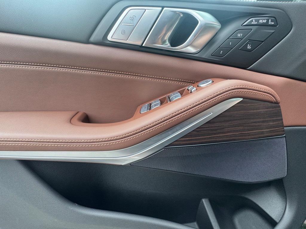 new 2026 BMW X7 car, priced at $88,635