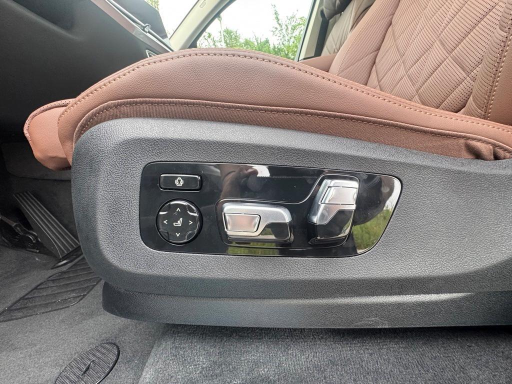 new 2026 BMW X7 car, priced at $88,635