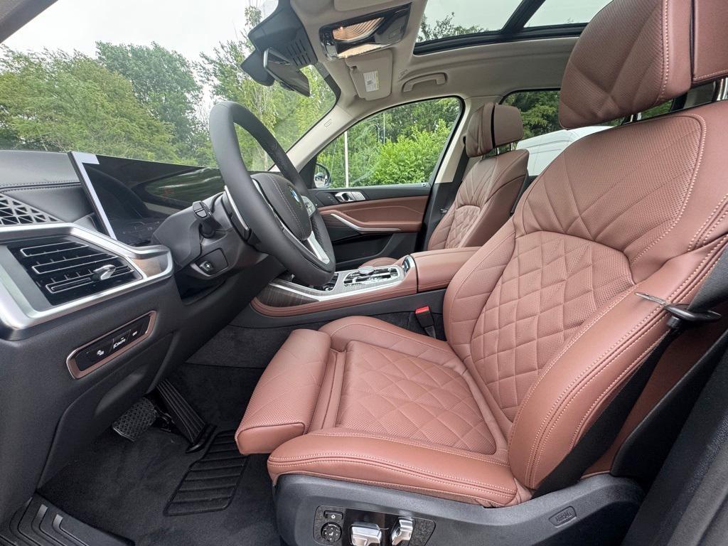 new 2026 BMW X7 car, priced at $88,635