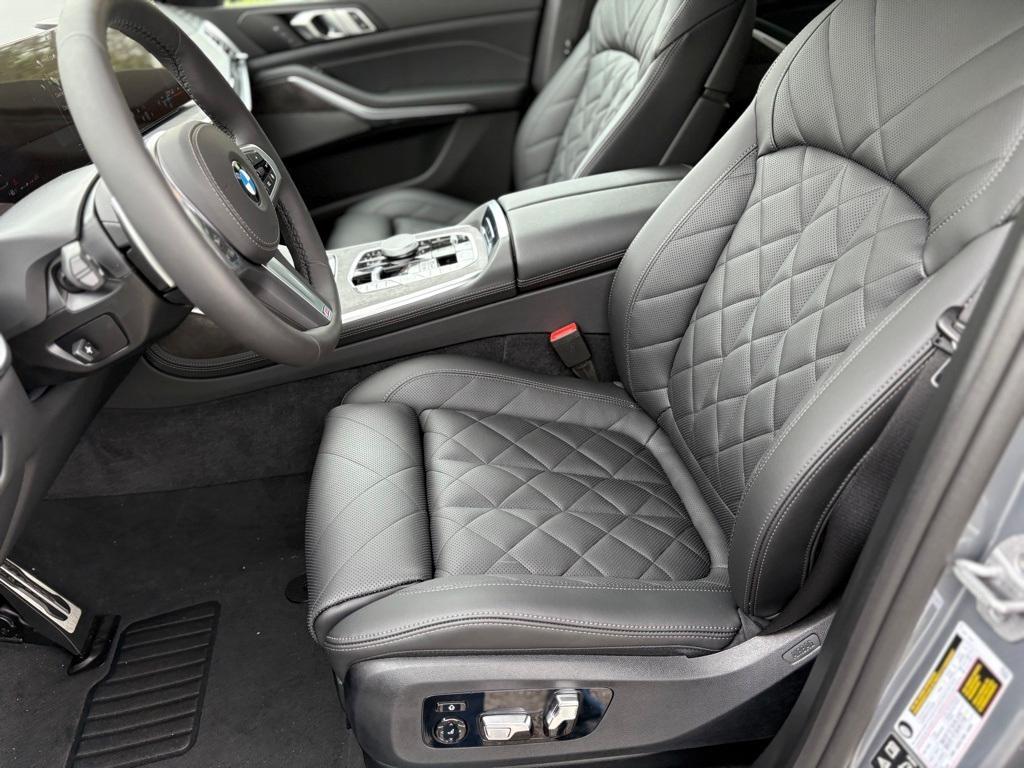new 2026 BMW X7 car, priced at $94,825
