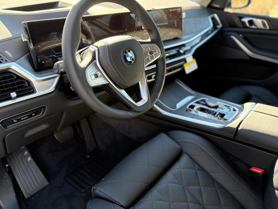 new 2025 BMW X7 car, priced at $88,850