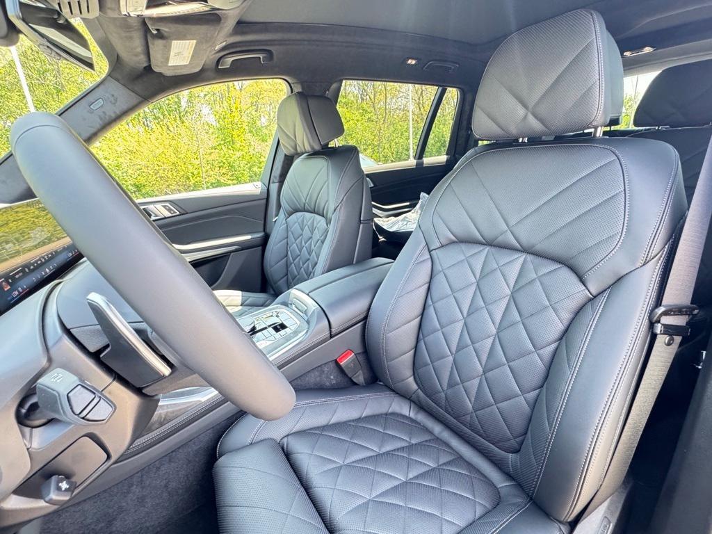 new 2026 BMW X7 car, priced at $94,525
