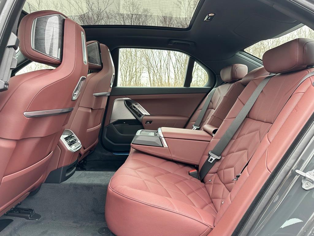 new 2025 BMW 760 car, priced at $130,105