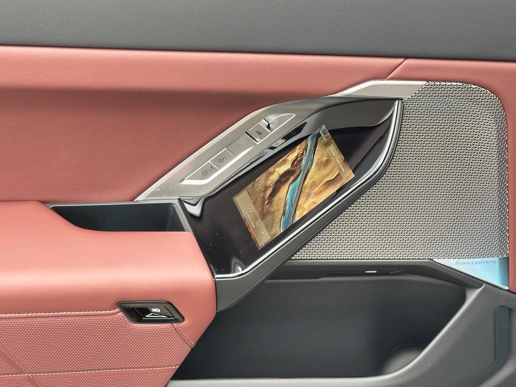 new 2025 BMW 760 car, priced at $130,105